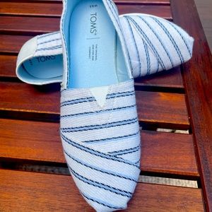 Toms shoes